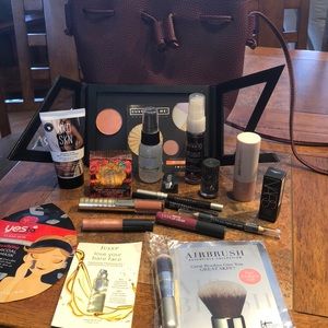 18 piece sample set with burgundy bag